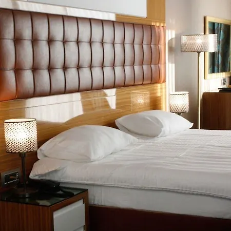 Atasehir Palace 3* Istanbul