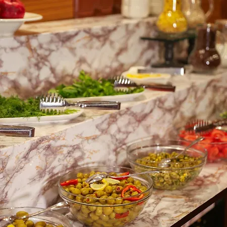 The Hera Platinum 4*