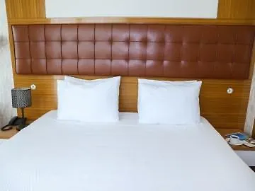 Atasehir Palace 3*