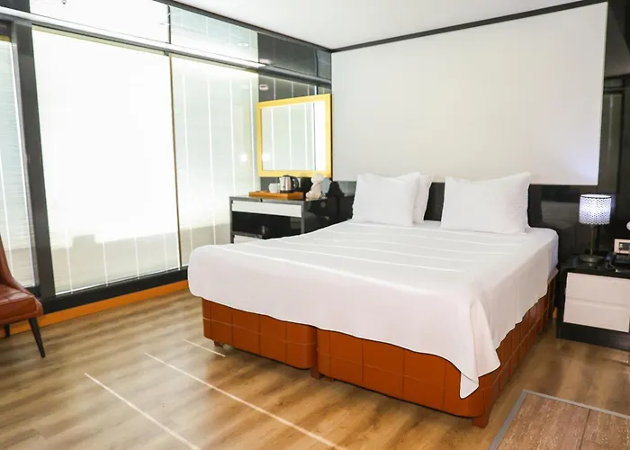 Hotel The Hera Platinum