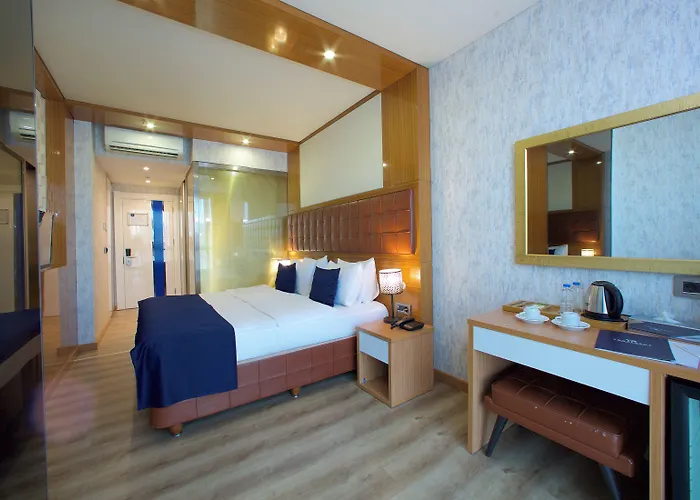 The Hera Platinum 4*